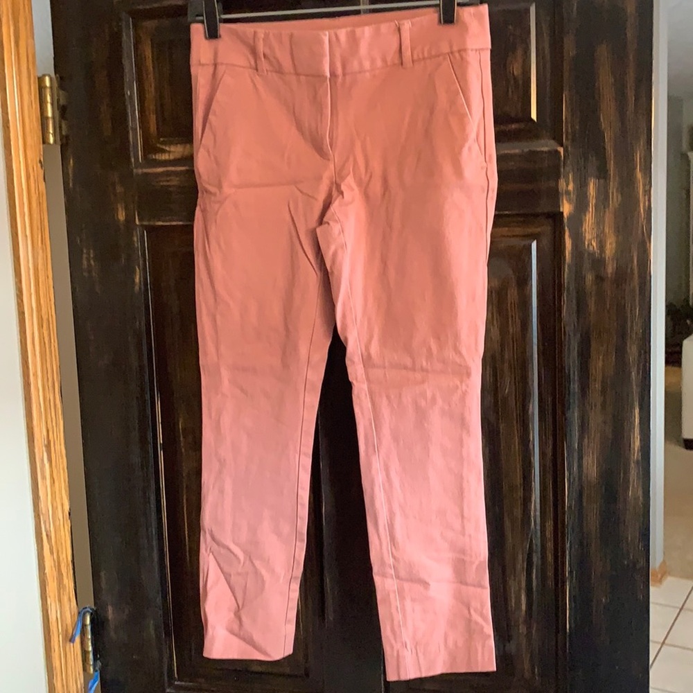 Loft outlet modern skinny ankle pant.  Size 2P Dusty Rose color
